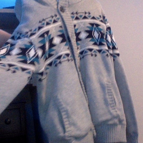 boys sweater - Picture 1 of 5